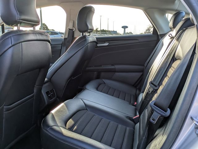 Certified 2018 Ford Fusion SE w/ Equipment Group 201A image 10