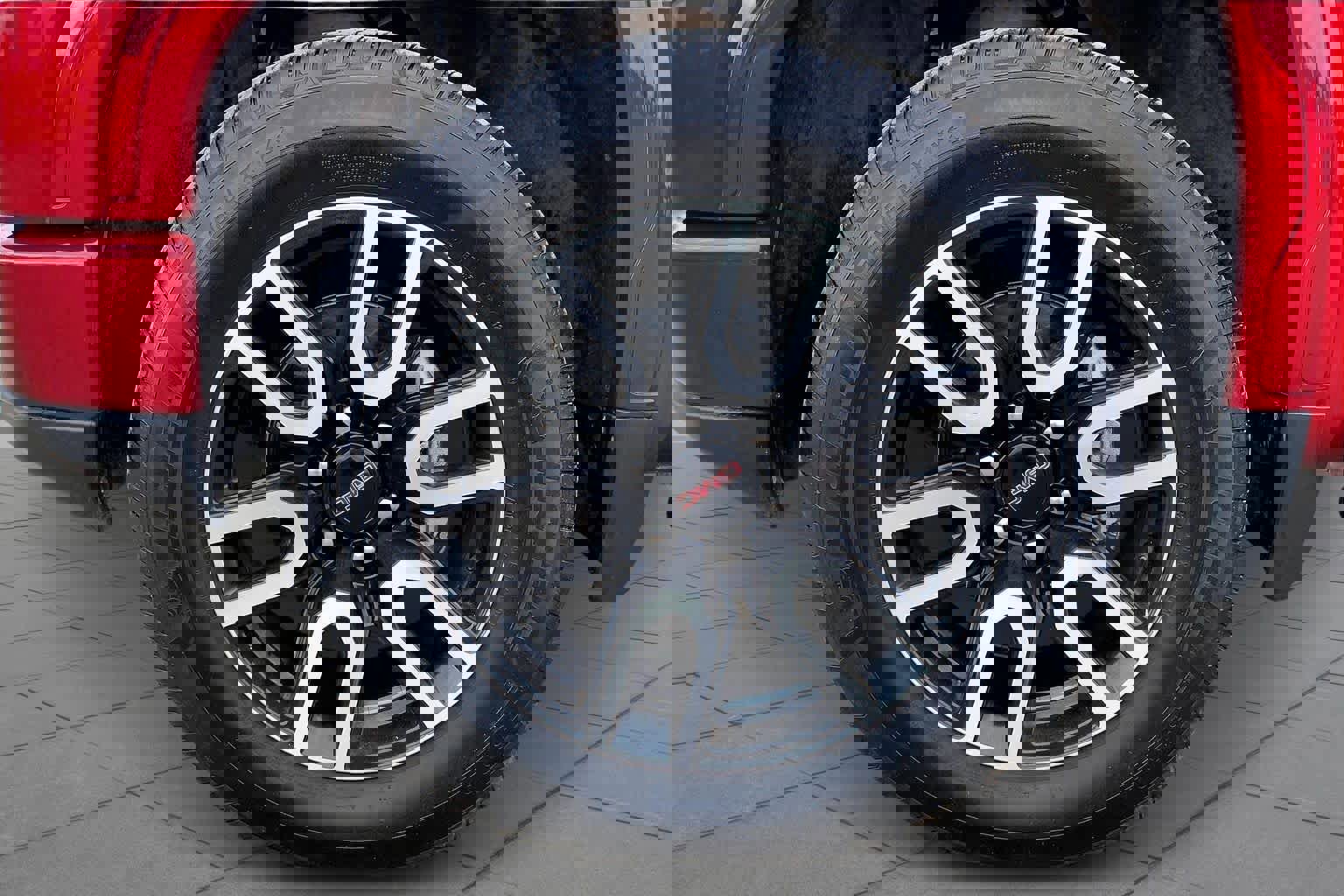 Used 2024 GMC Sierra 1500 AT4 w/ Technology Package image 12