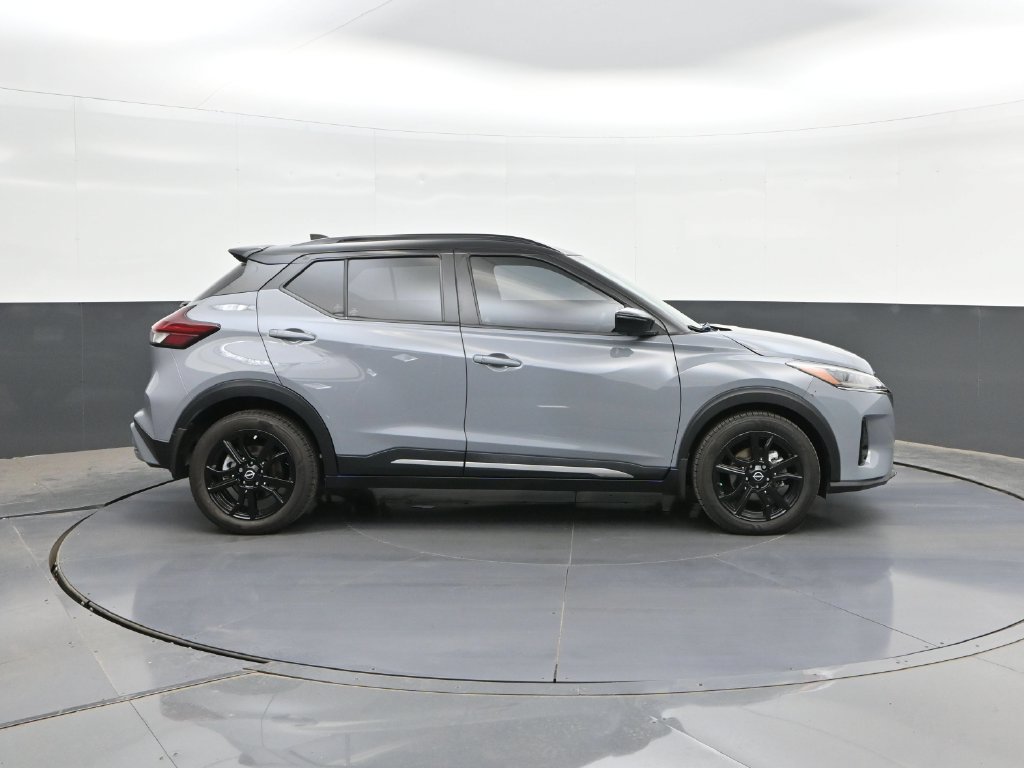 Used 2022 Nissan Kicks SR w/ Interior Electronics Package FWD image 23