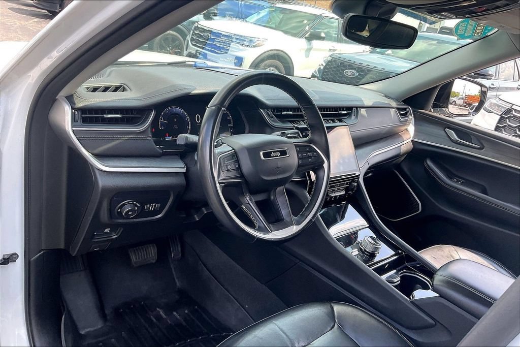 Used 2021 Jeep Grand Cherokee L Limited AWD/4WD image 13