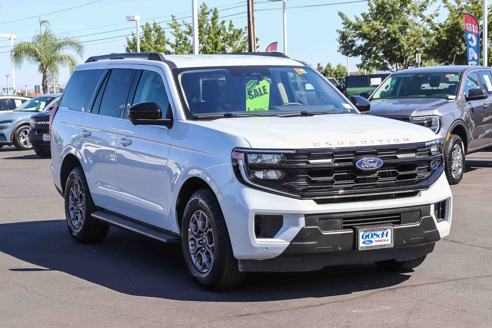 Certified 2025 Ford Expedition Active AWD/4WD image 3