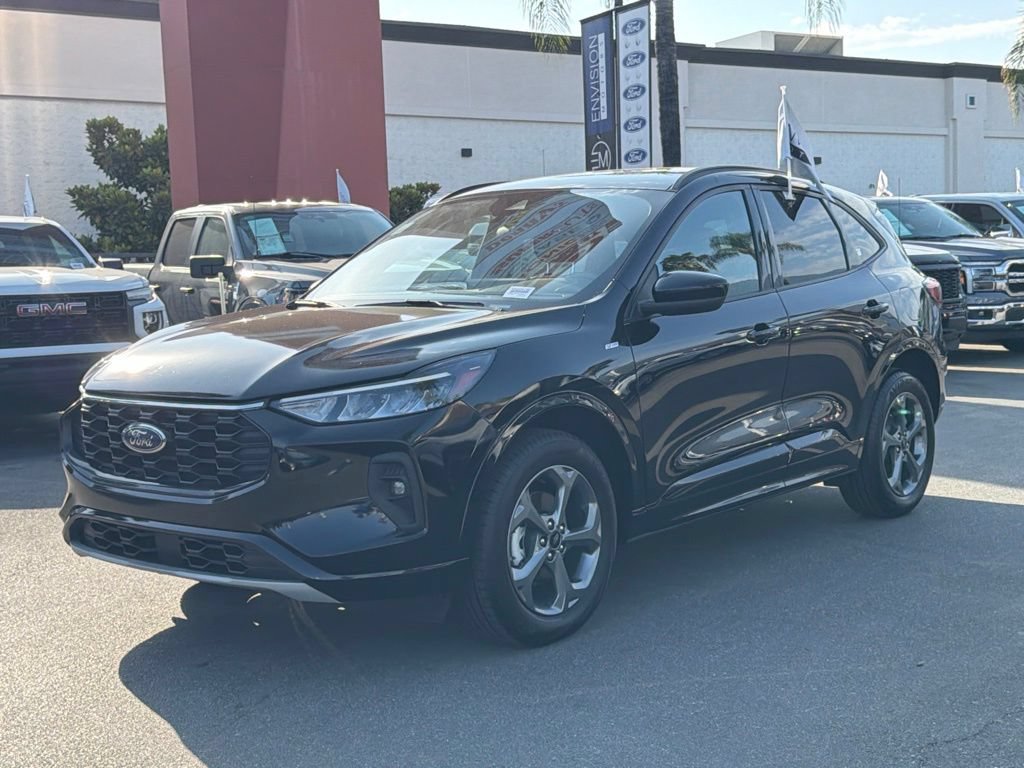 Certified 2024 Ford Escape ST-Line Select w/ Tech Pack #1 AWD/4WD image 6