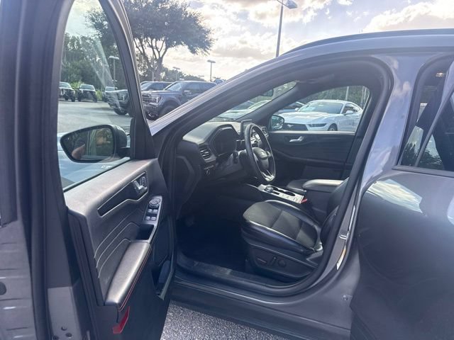 Certified 2025 Ford Escape ST-Line Select AWD/4WD image 13