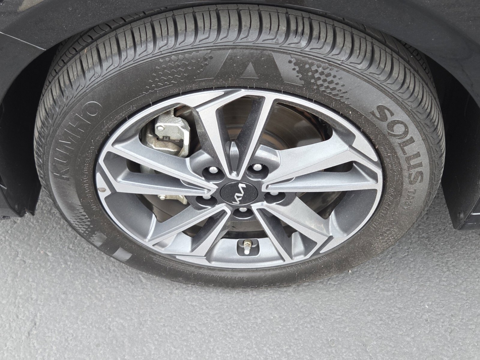 Used 2024 Kia Forte LXS image 9