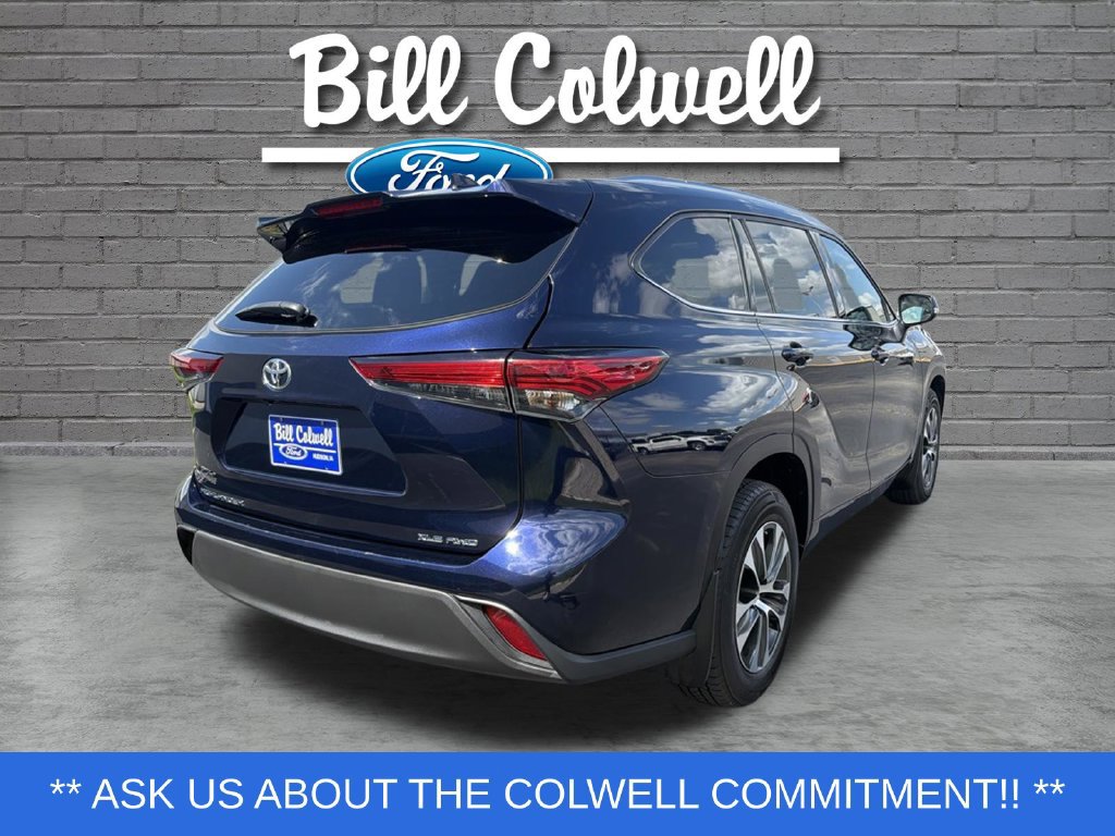Used 2021 Toyota Highlander XLE AWD/4WD image 4