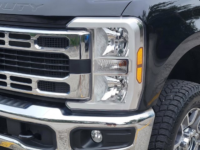 Certified 2025 Ford F250 XLT w/ Snow Plow Prep Package AWD/4WD image 9