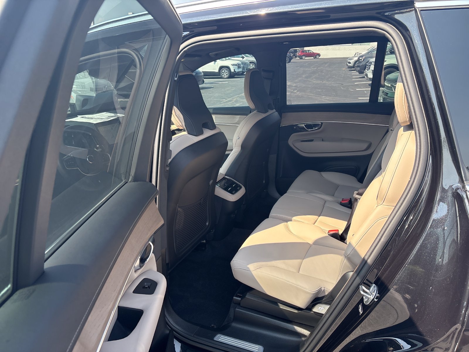 Used 2026 Volvo XC90 B5 Plus AWD/4WD image 38