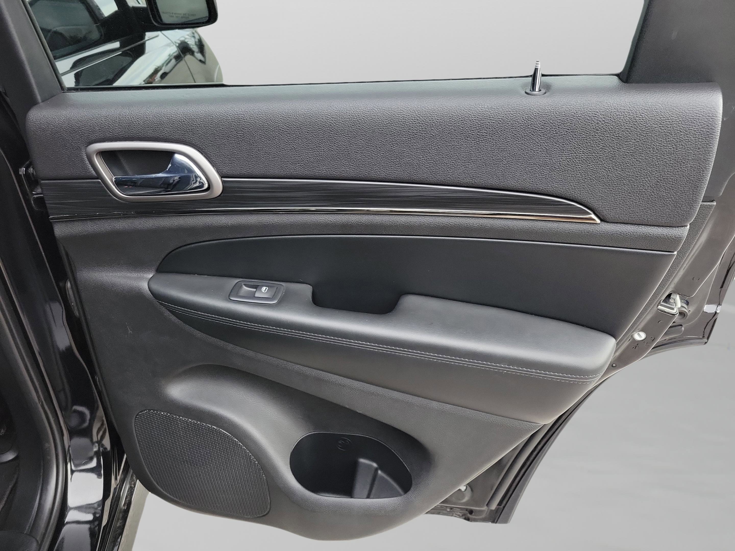 Used 2020 Jeep Grand Cherokee Limited X image 25