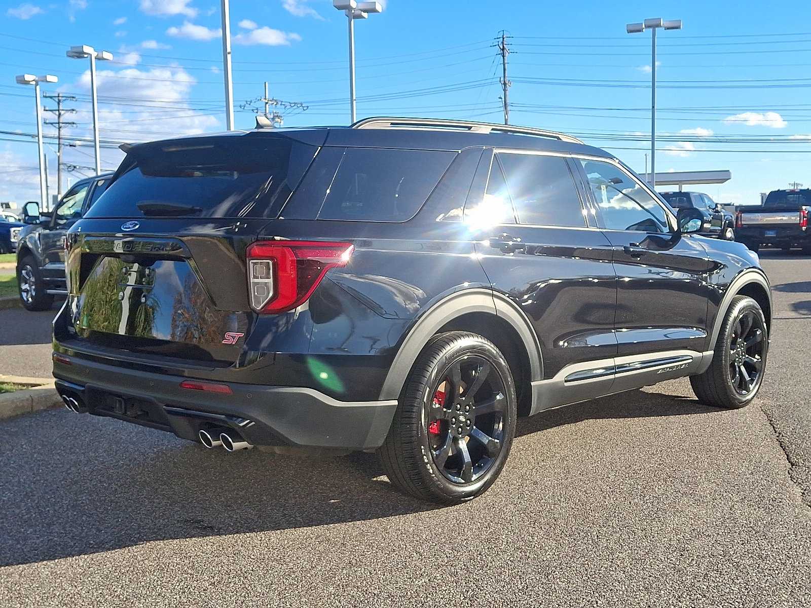 Certified 2024 Ford Explorer ST w/ Equipment Group 401A image 7