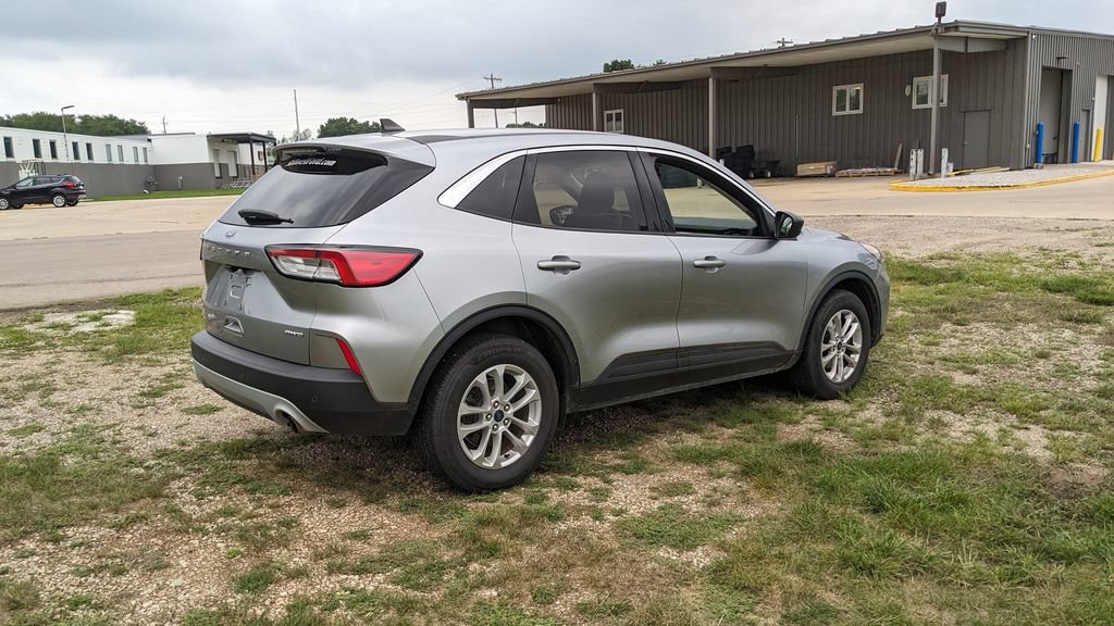 Certified 2022 Ford Escape SE AWD/4WD image 3