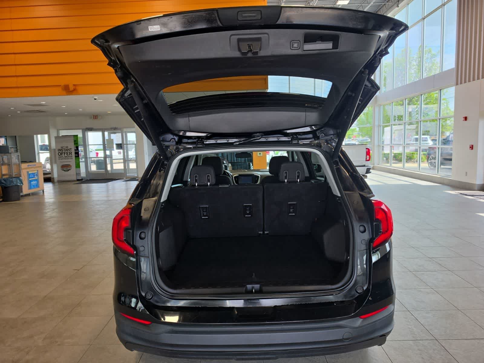 Used 2020 GMC Terrain SLE w/ Driver Convenience Package FWD image 33