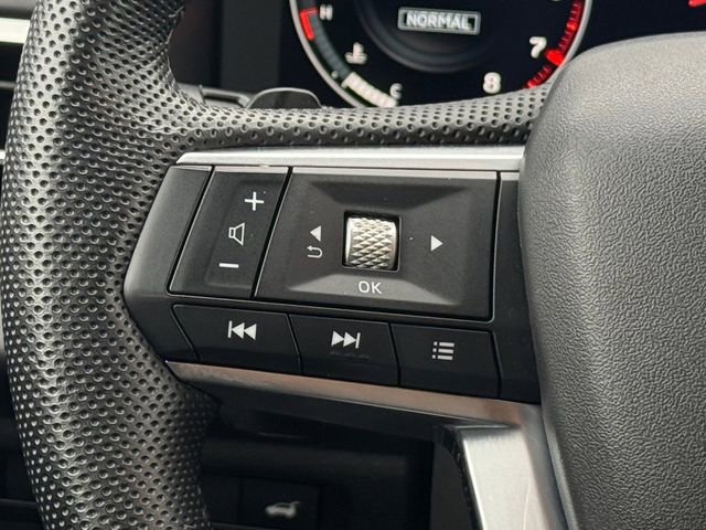 Used 2023 Mitsubishi Outlander SE Black Edition FWD image 11