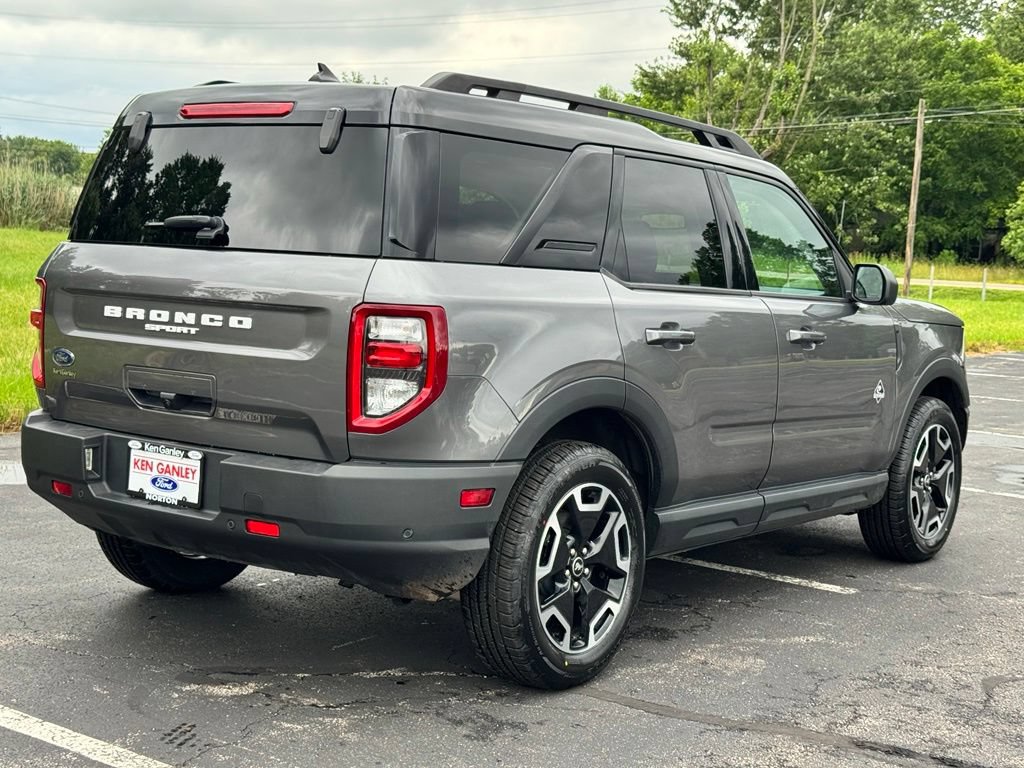 Certified 2023 Ford Bronco Sport Outer Banks w/ Tech Package AWD/4WD image 9