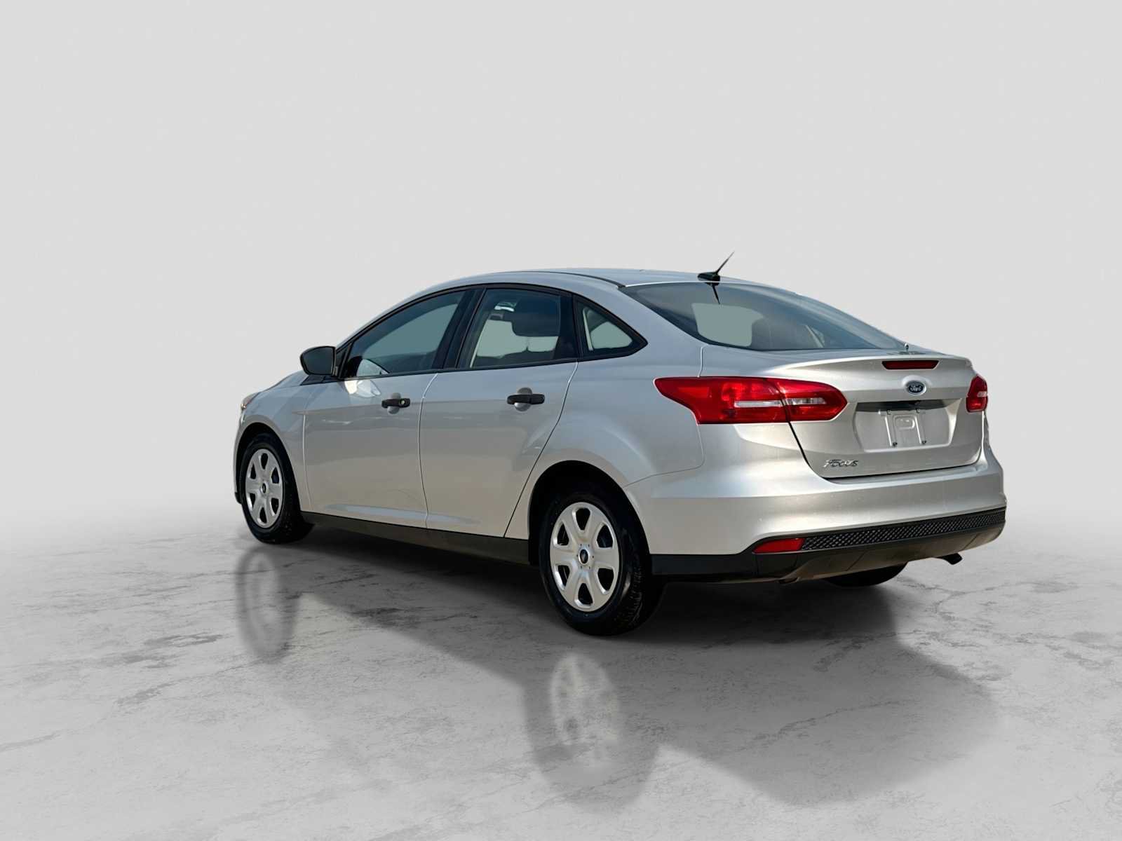 Certified 2018 Ford Focus S FWD image 4