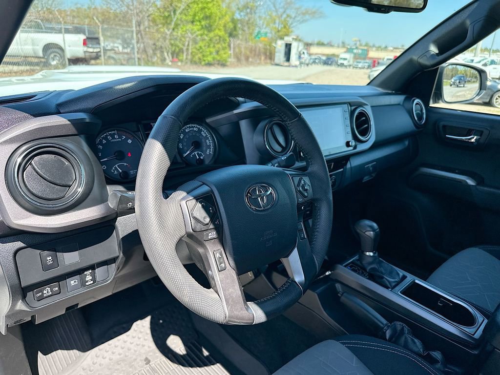 Used 2023 Toyota Tacoma TRD Sport image 11