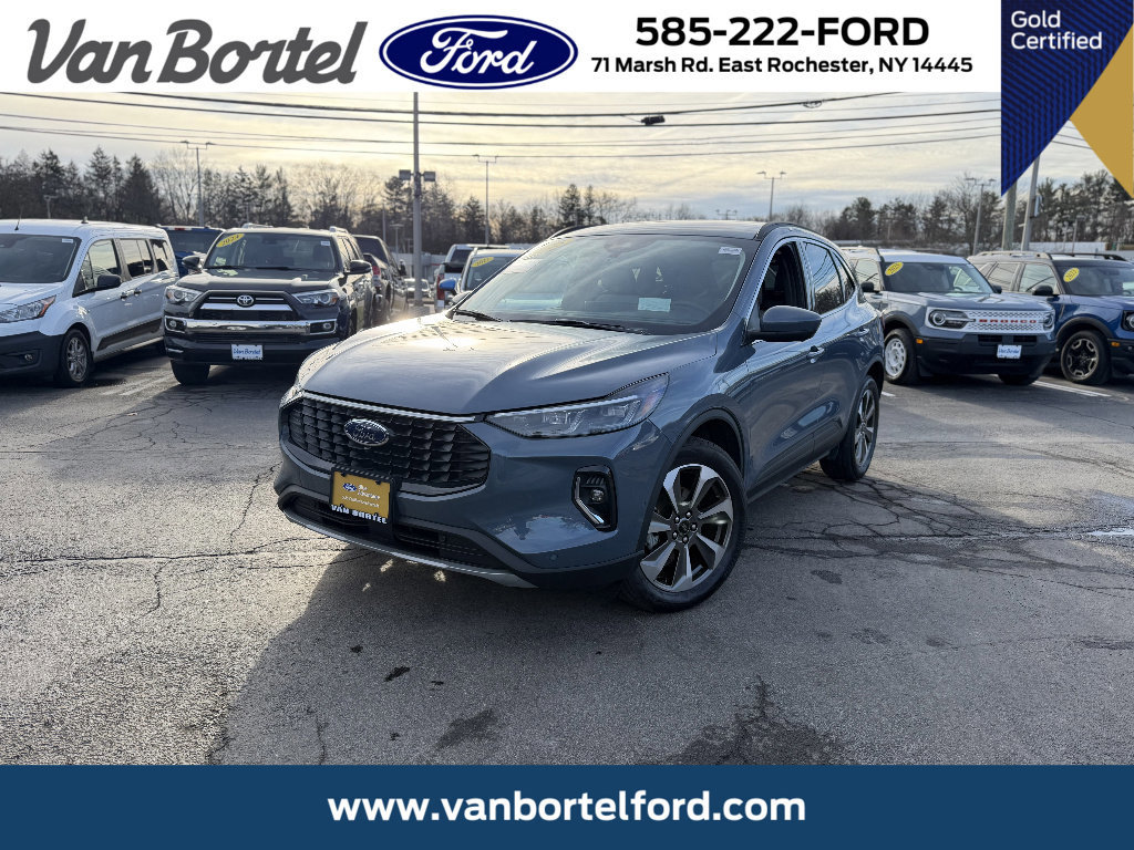 Certified 2023 Ford Escape Platinum w/ Premium Technology Package image 1