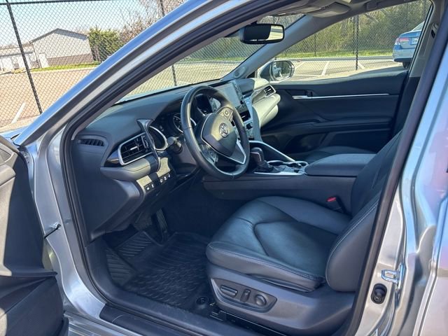 Used 2024 Toyota Camry XLE w/ Navigation Package image 14
