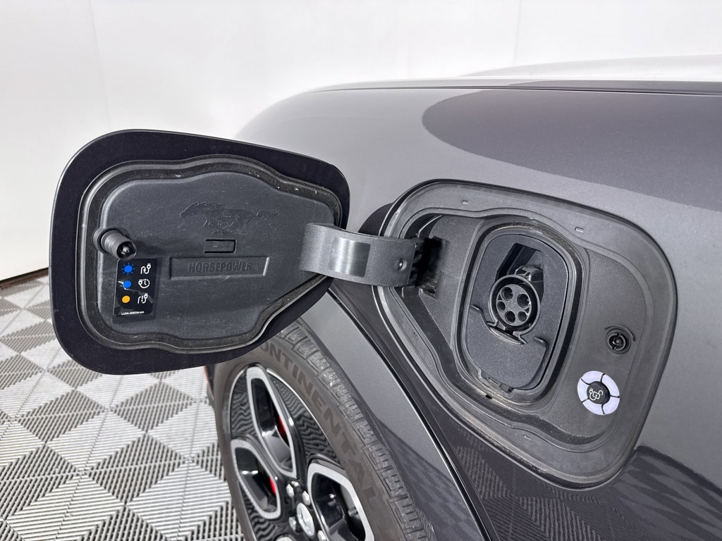 Certified 2022 Ford Mustang Mach-E GT image 18