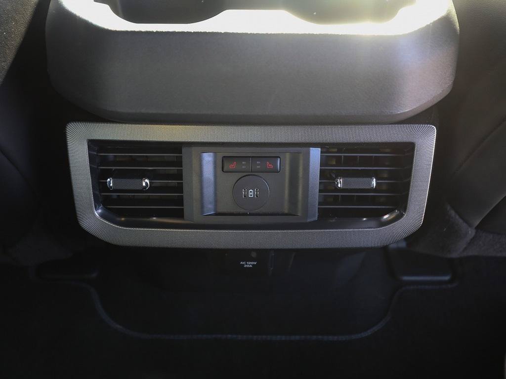 Certified 2025 Ford F250 Platinum AWD/4WD image 25