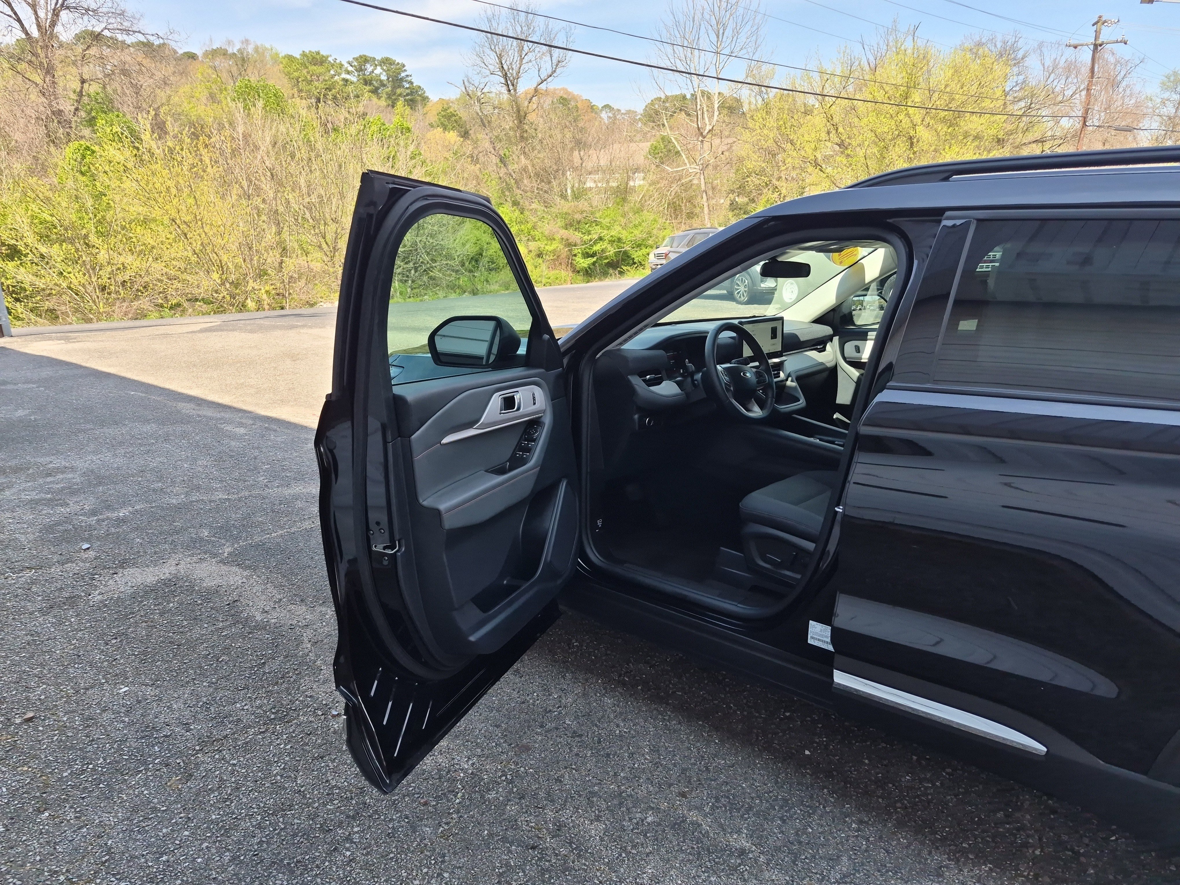 Certified 2025 Ford Explorer Active image 8