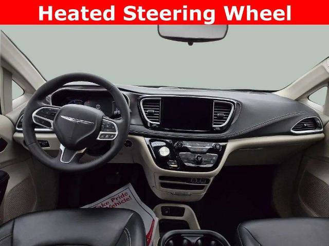Used 2024 Chrysler Pacifica Limited image 9