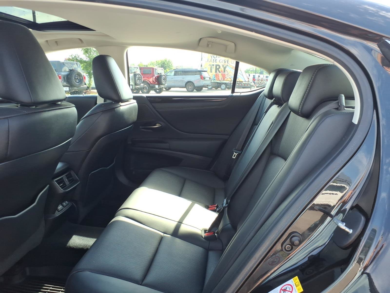 Used 2019 Lexus ES 350 w/ Premium Package FWD image 13