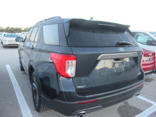 Certified 2022 Ford Explorer XLT w/ Equipment Group 202A AWD/4WD image 4