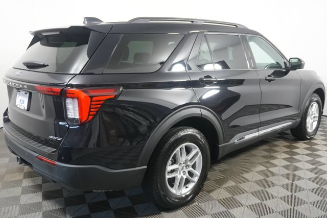 Certified 2025 Ford Explorer Active AWD/4WD image 3