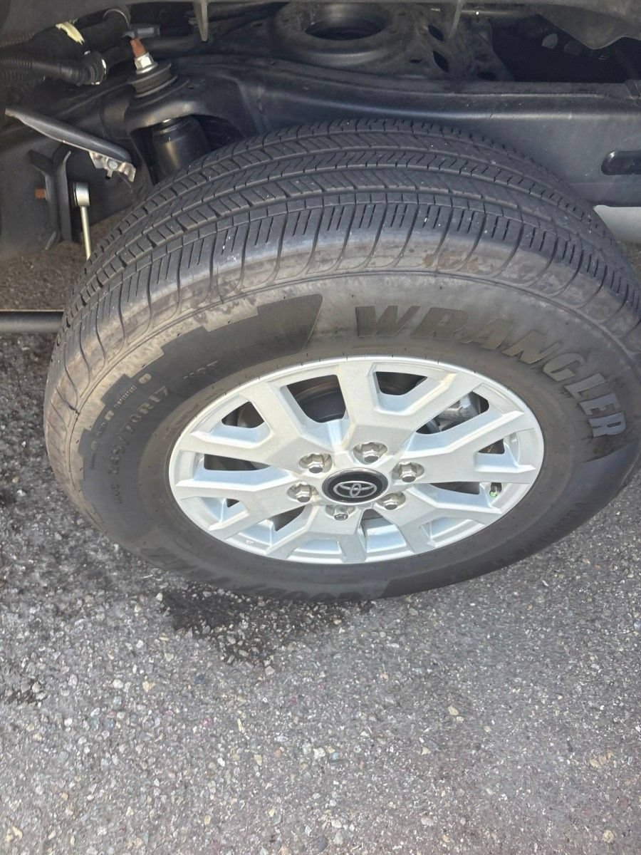 Used 2026 Toyota Tacoma SR5 AWD/4WD image 3