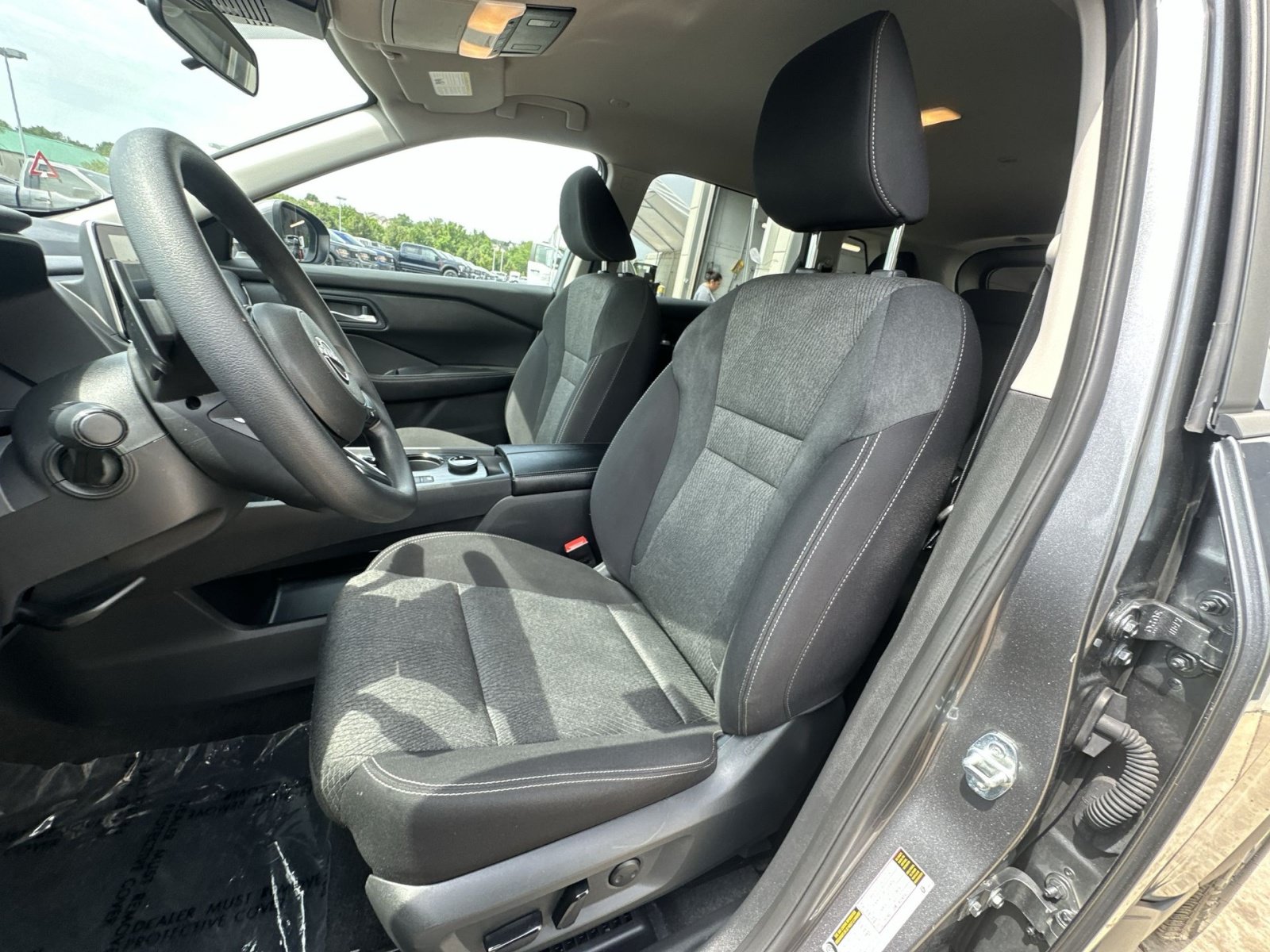 Used 2024 Nissan Rogue SV AWD/4WD image 21