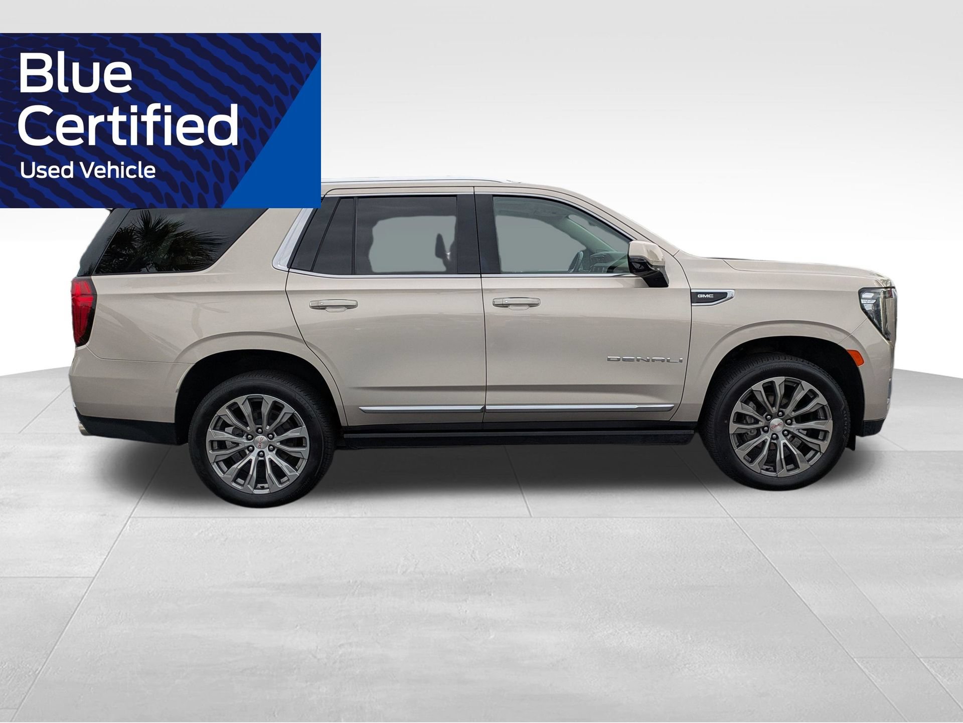 Used 2021 GMC Yukon Denali w/ Denali Premium Package AWD/4WD image 3