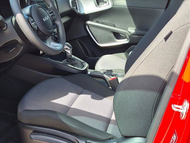 Used 2024 Kia Soul LX FWD image 17