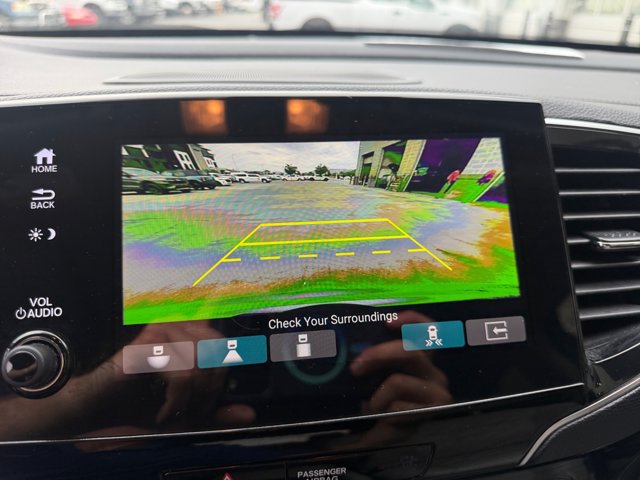 Used 2019 Honda Pilot Touring image 16