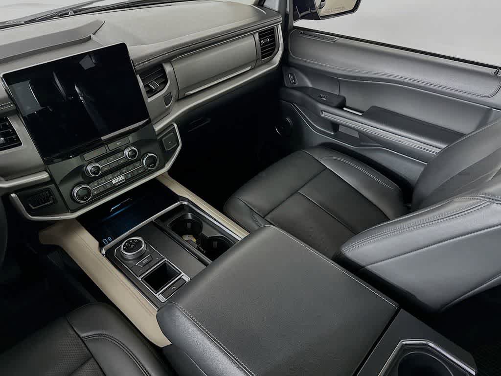 Certified 2022 Ford Expedition XLT RWD image 10