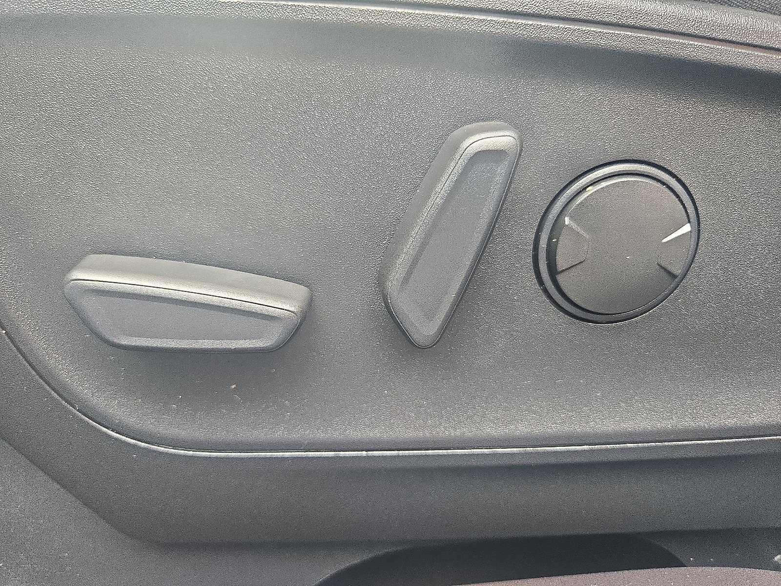 Certified 2023 Ford Escape Active w/ Cold Weather Package image 10