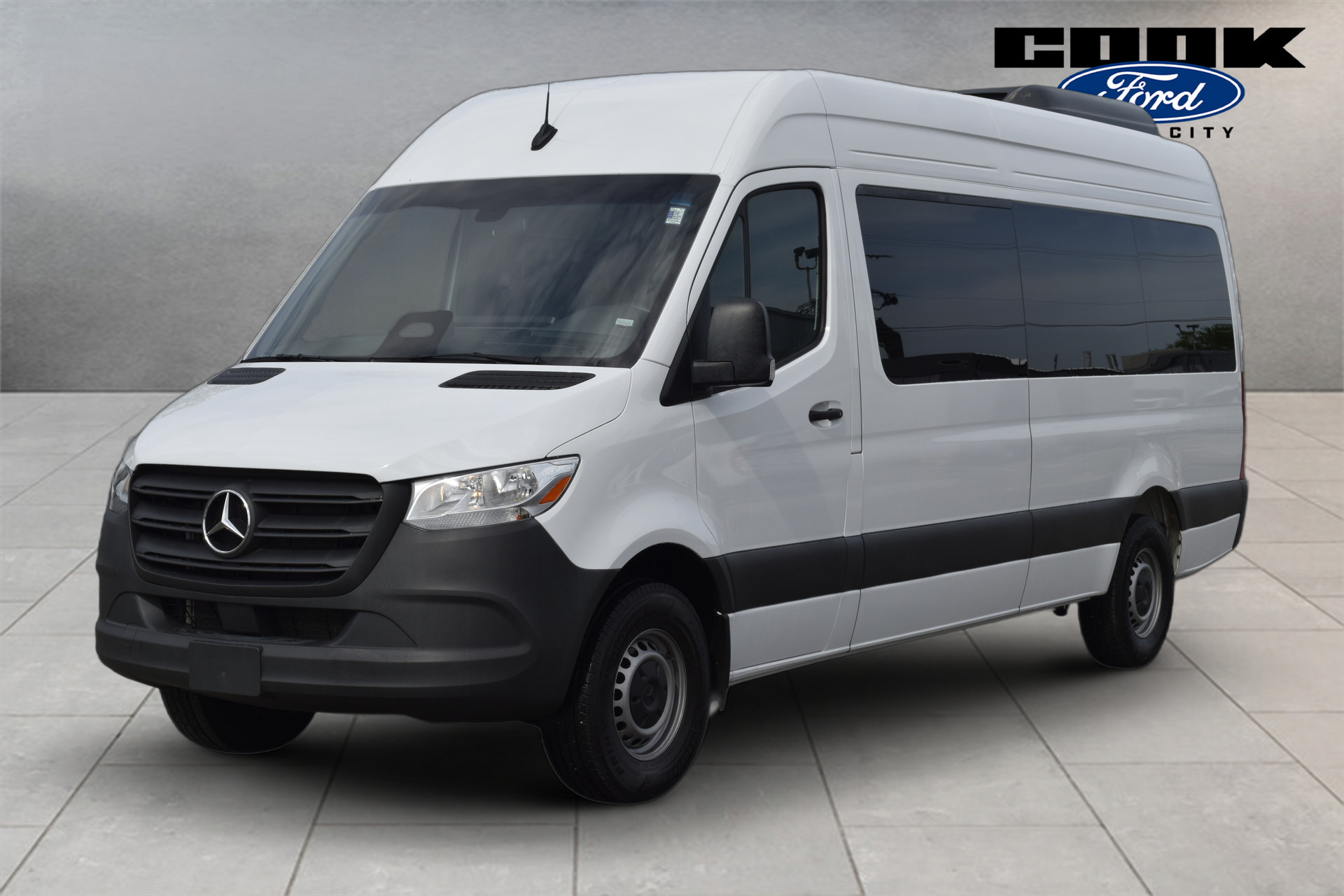 Used 2025 Mercedes-Benz Sprinter 2500 image 1