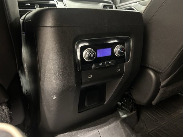 Used 2023 GMC Yukon SLT AWD/4WD image 37