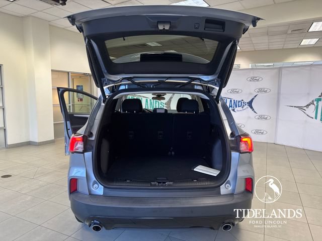 Certified 2022 Ford Escape SE w/ SE Sport Appearance Package FWD image 12