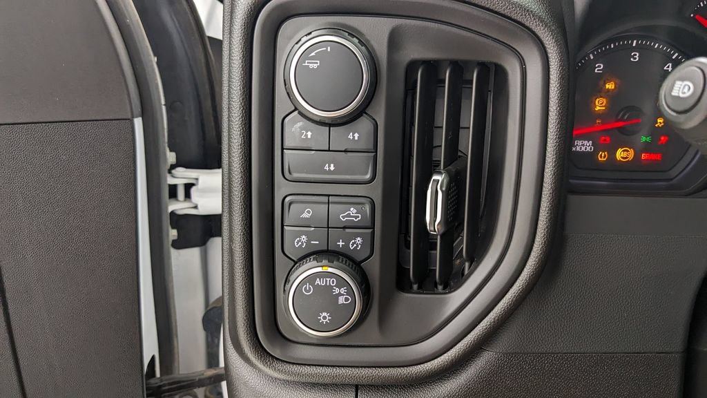 Used 2025 Chevrolet Silverado 2500 Custom w/ Custom Value Package AWD/4WD image 21