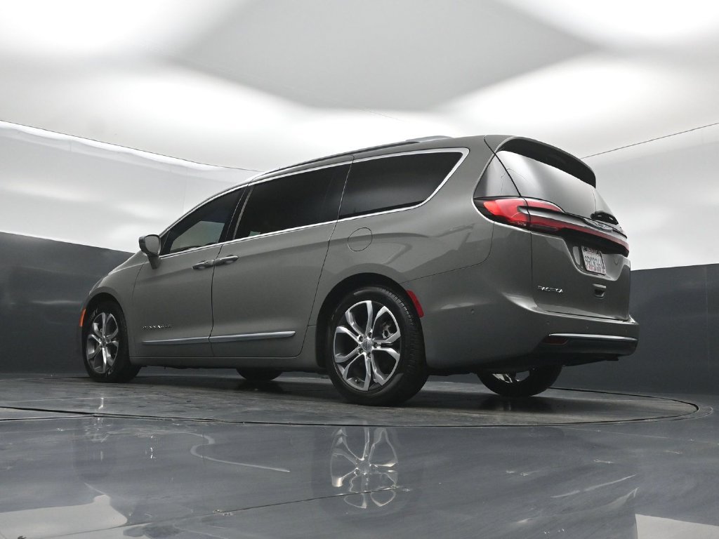 Used 2024 Chrysler Pacifica Pinnacle FWD image 42