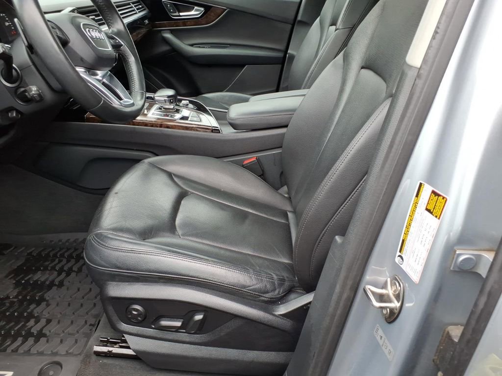 Used 2018 Audi Q7 3.0T Prestige AWD/4WD image 13