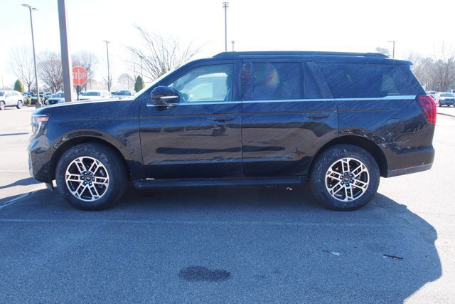 Certified 2025 Ford Expedition Active image 7