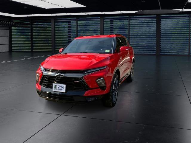 Used 2023 Chevrolet Blazer RS w/ Enhanced Convenience Package image 2