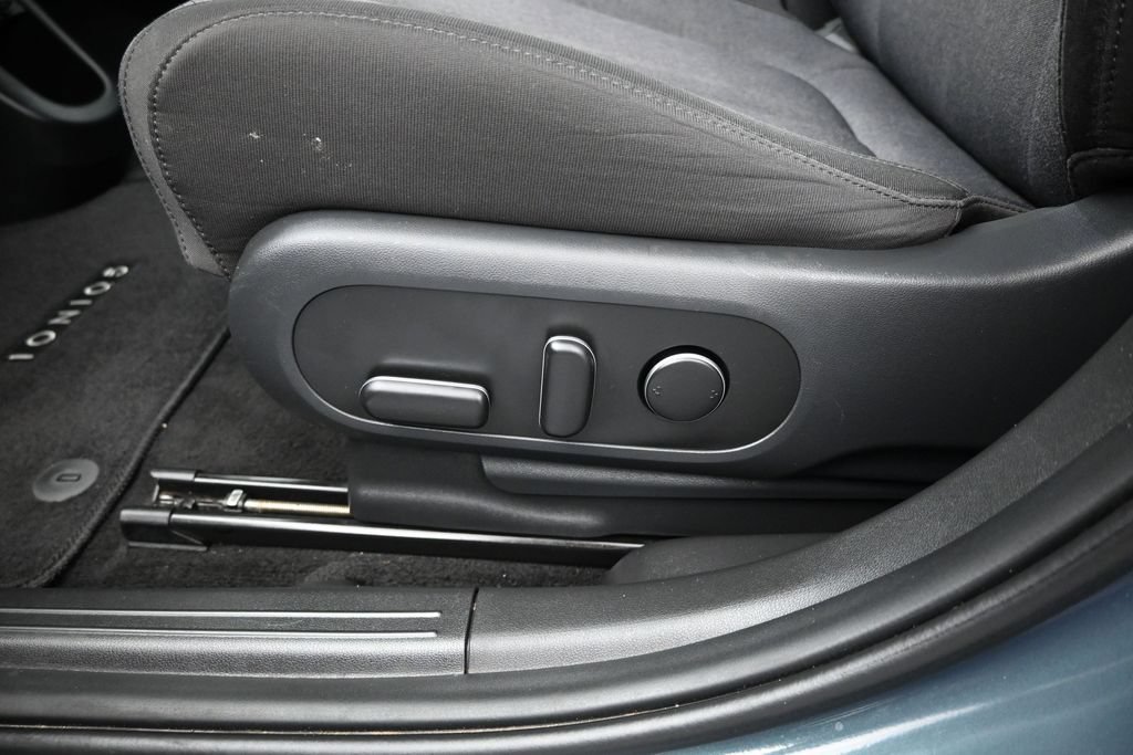 Used 2024 Hyundai Ioniq 5 SEL RWD image 17