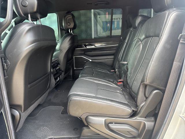 Used 2022 Jeep Wagoneer Series II RWD image 9
