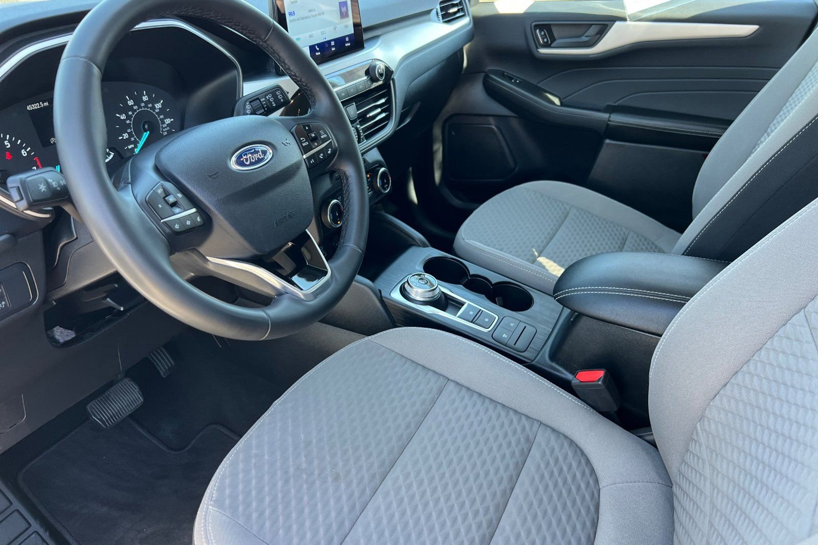 Certified 2022 Ford Escape SE w/ SE Sport Appearance Package image 11