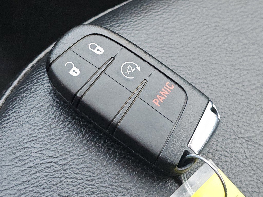 Used 2021 Jeep Compass Latitude image 32