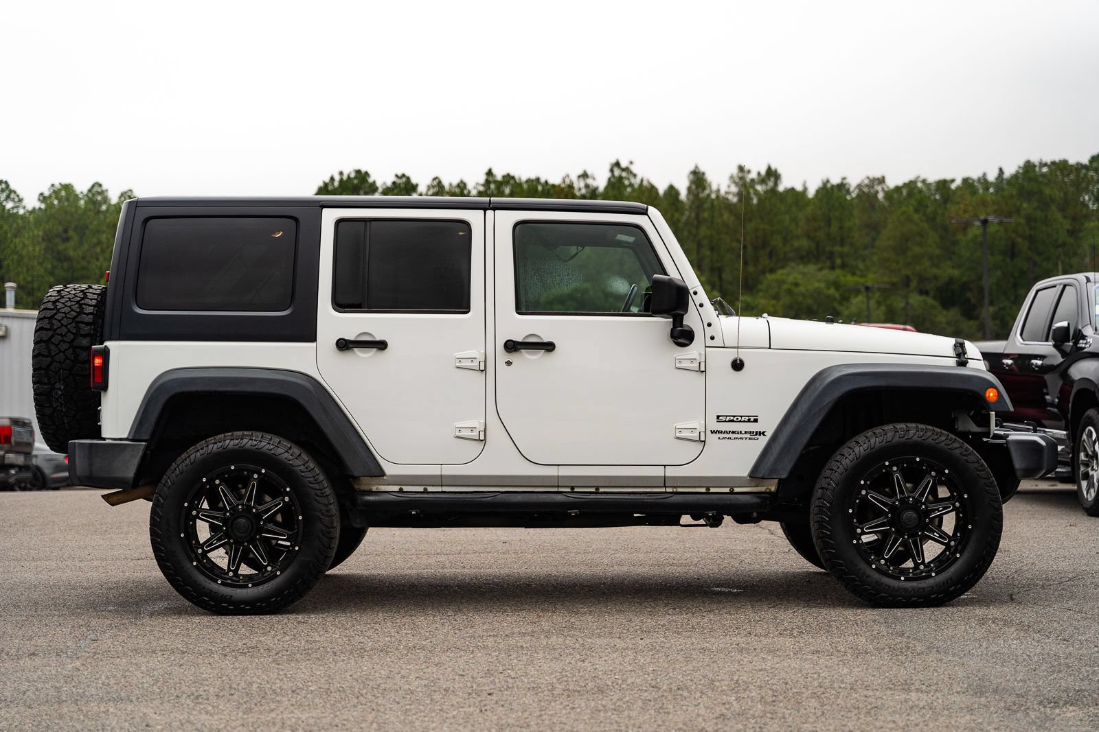 Used 2018 Jeep Wrangler Unlimited Sport S AWD/4WD image 8