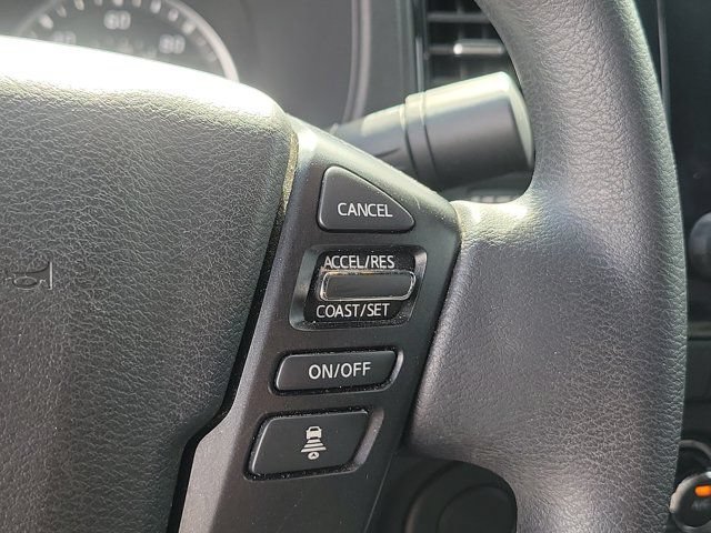 Used 2023 Nissan Frontier SV w/ Midnight Edition Package RWD image 9