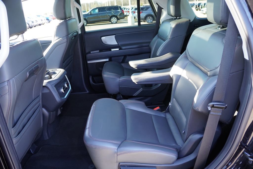 Certified 2025 Ford Expedition Active image 18